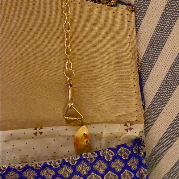 Purses - Picture 6 of 8